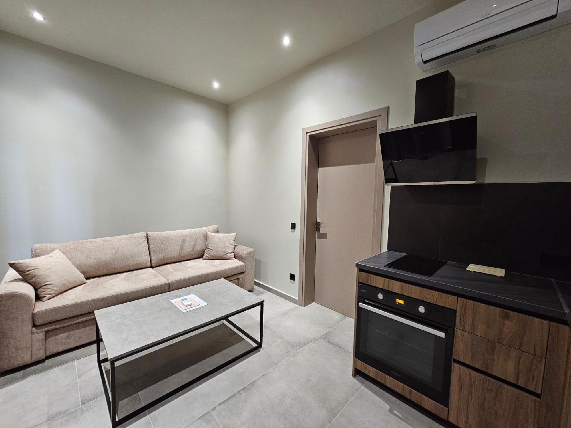 Rea'S Luxury Apartments สตูปา ภายนอก รูปภาพ